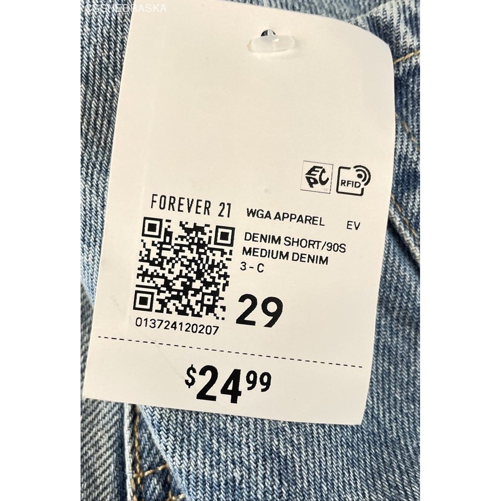 Forever 21 - 90s fit mom Jean Shorts‎ - Size 29 - Picture 7 of 8